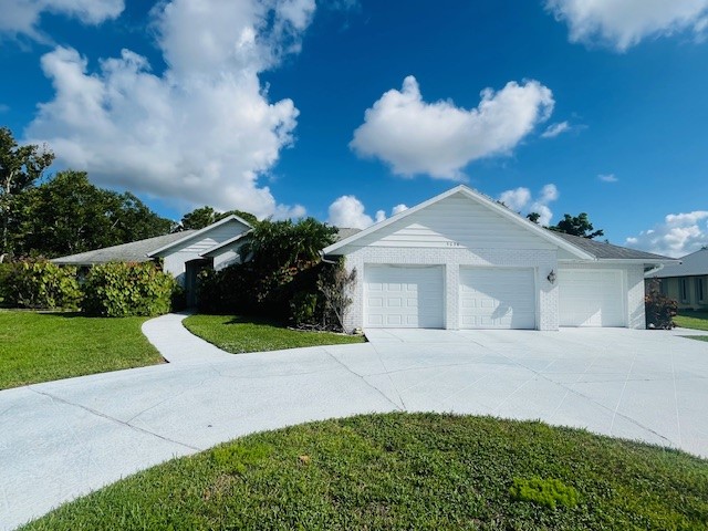 5638 Country Lakes Drive